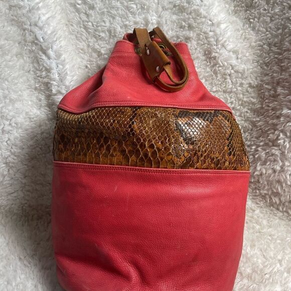 Leather orange and Brown snake skin print  Xlarge bucket bag sling back tan trap main image 14